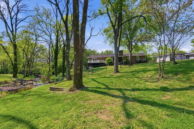 164 Chippendale Dr, Hendersonville, TN 37075