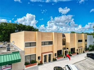 10235 W Sample Rd P & Q, Coral Springs, FL 33065