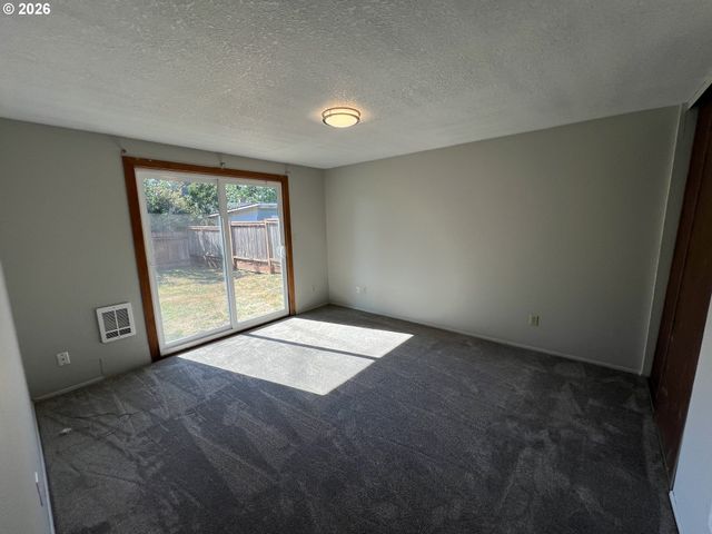 8608 Nw 10TH Ct, Vancouver, WA 98665