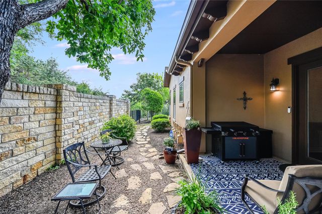 104 Rivalto CIR 1, Lakeway, TX 78734