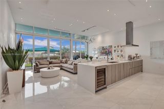 3750 Yacht Club Dr TH2, Aventura, FL 33180
