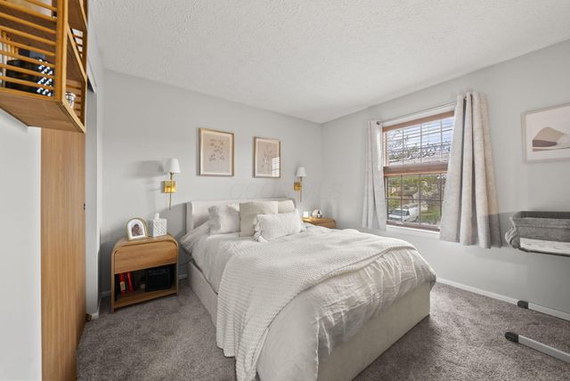 696 Keys View Court, Columbus, OH 43085