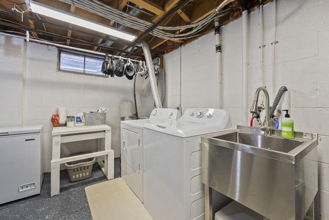 696 Keys View Court, Columbus, OH 43085