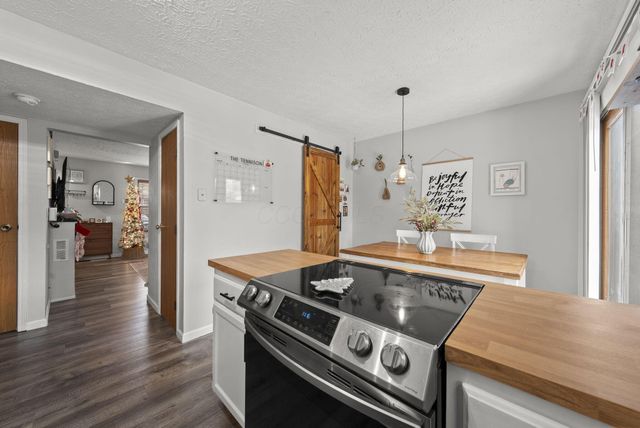 696 Keys View Court, Columbus, OH 43085