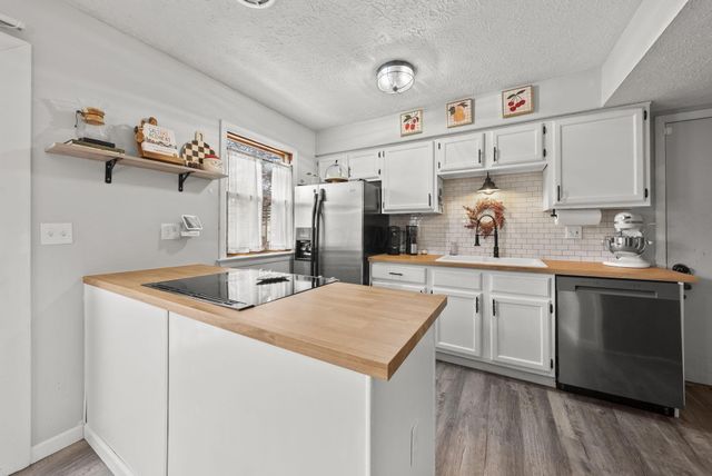 696 Keys View Court, Columbus, OH 43085