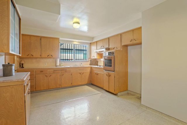 503 Saint Claire Dr, Lodi, CA 95240