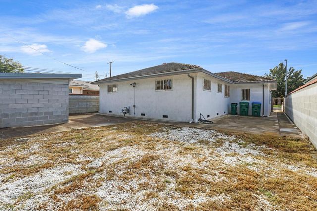 503 Saint Claire Dr, Lodi, CA 95240