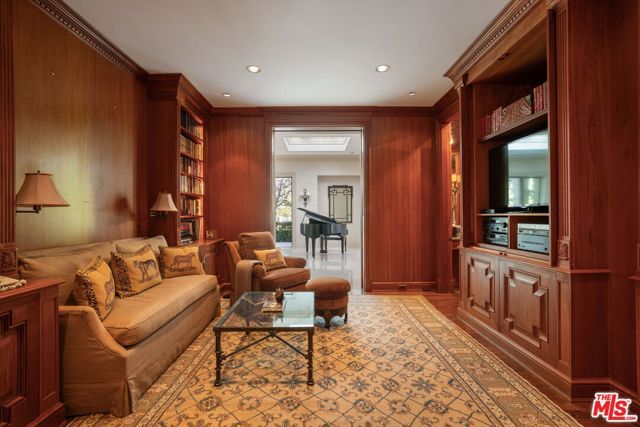 400 St Cloud Road, Los Angeles, CA 90077