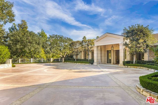 400 St Cloud Road, Los Angeles, CA 90077