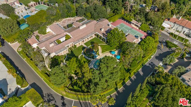 400 St Cloud Road, Los Angeles, CA 90077