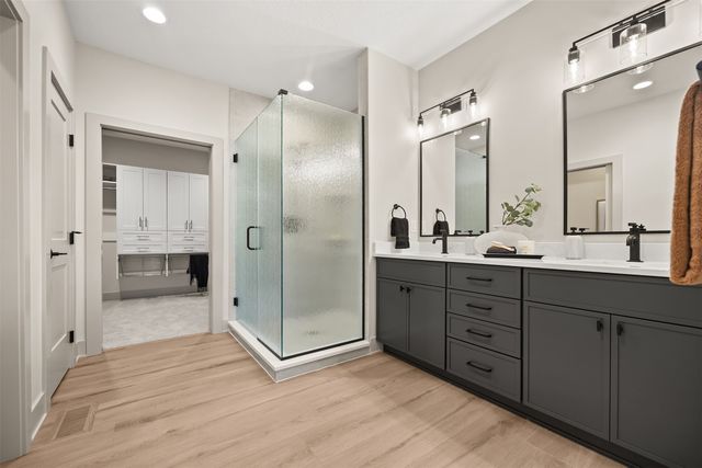 16405 Ironwood Lane, Urbandale, IA 50323