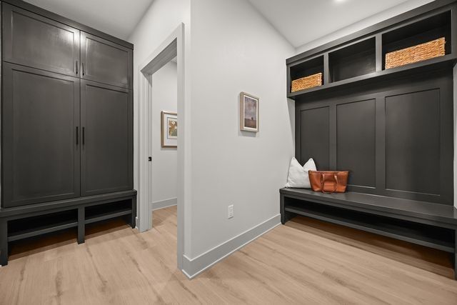 16405 Ironwood Lane, Urbandale, IA 50323