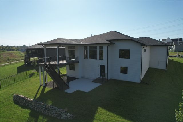 16405 Ironwood Lane, Urbandale, IA 50323