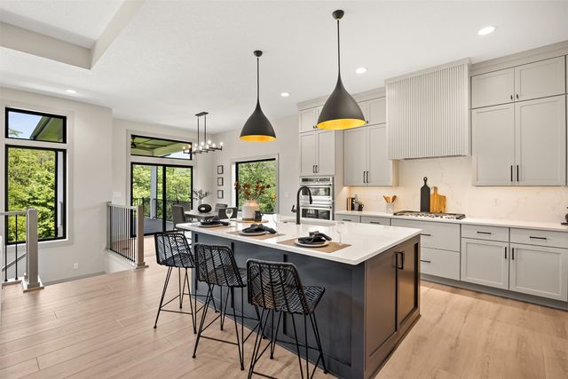 16405 Ironwood Lane, Urbandale, IA 50323