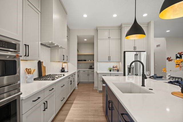 16405 Ironwood Lane, Urbandale, IA 50323