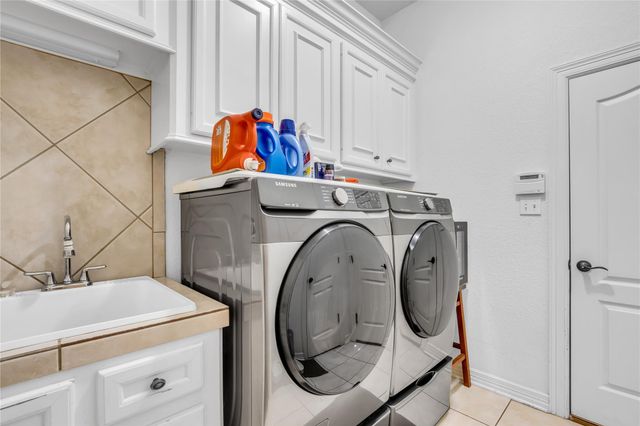 13414 Cherry Hill Drive, Montgomery, TX 77356