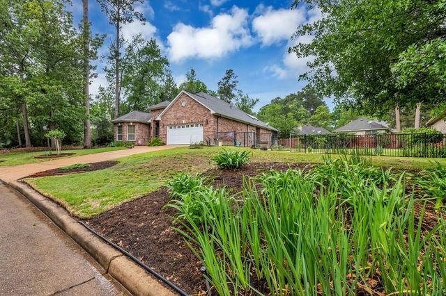 13414 Cherry Hill Drive, Montgomery, TX 77356