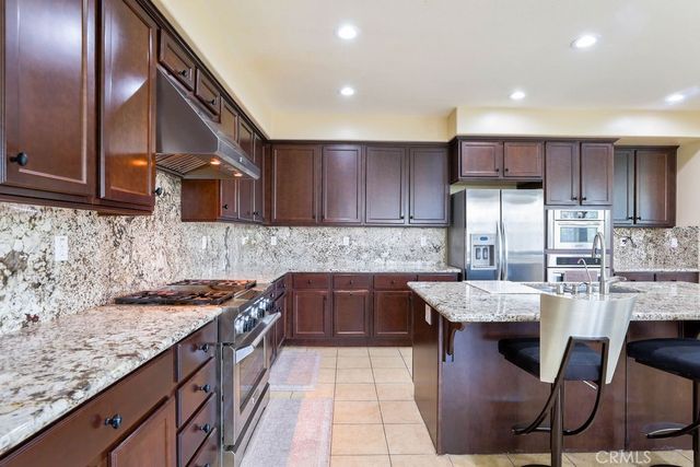 6877 Thistle Street, Eastvale, CA 92880