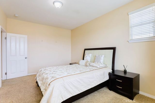 6877 Thistle Street, Eastvale, CA 92880