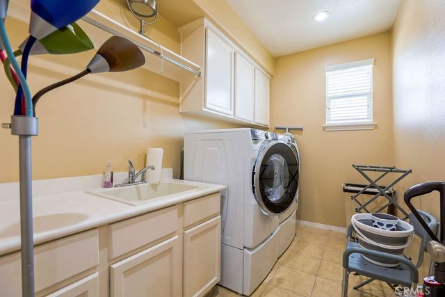 6877 Thistle Street, Eastvale, CA 92880