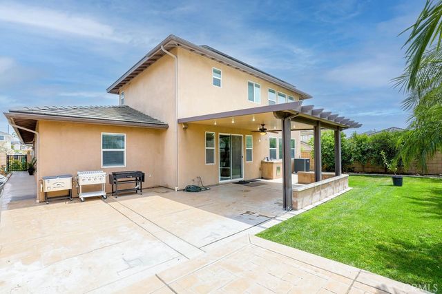 6877 Thistle Street, Eastvale, CA 92880