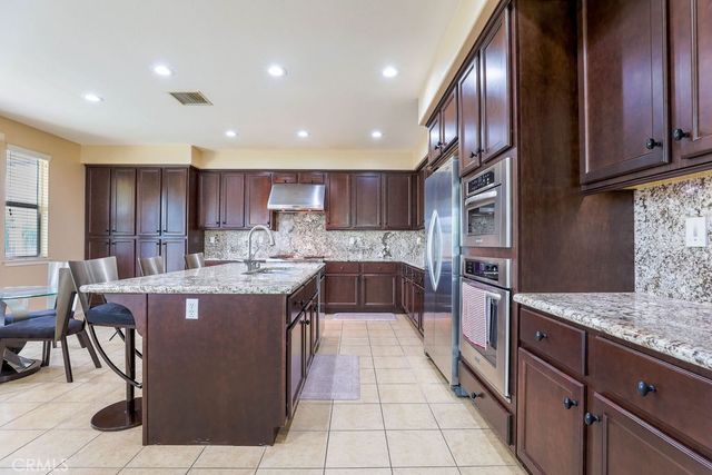 6877 Thistle Street, Eastvale, CA 92880