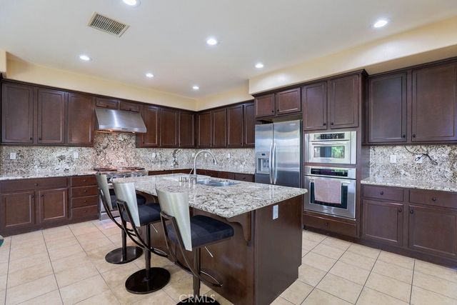 6877 Thistle Street, Eastvale, CA 92880