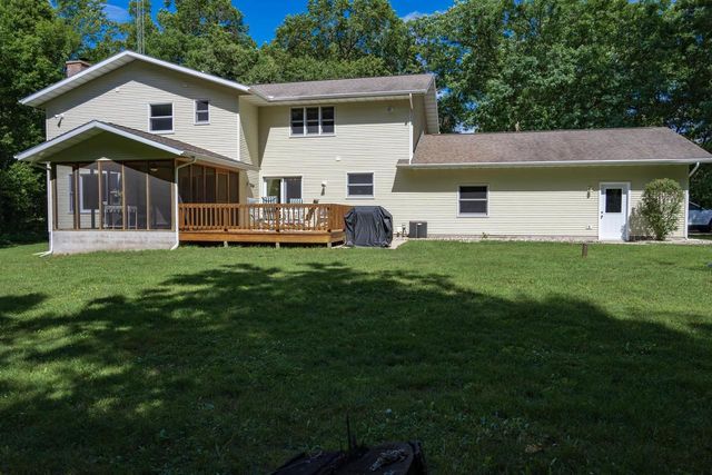 N5861 Woodland Hills Road, New Lisbon, WI 53950
