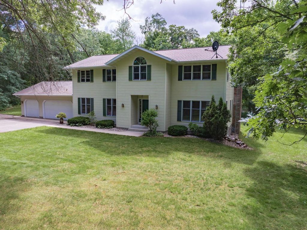 N5861 Woodland Hills Road, New Lisbon, WI 53950