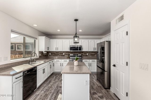 25541 W WINSLOW Avenue, Buckeye, AZ 85326