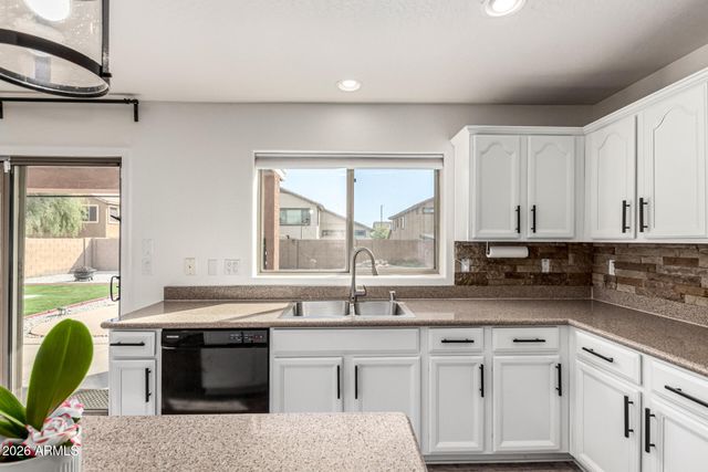 25541 W WINSLOW Avenue, Buckeye, AZ 85326