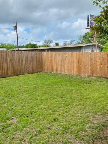 1008 N 14th Street, Waco, TX 76707