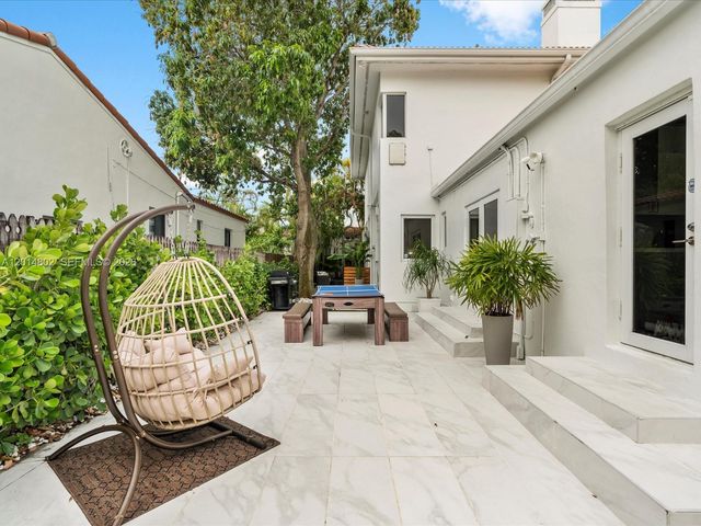825 SW 23rd Rd 1, Miami, FL 33129