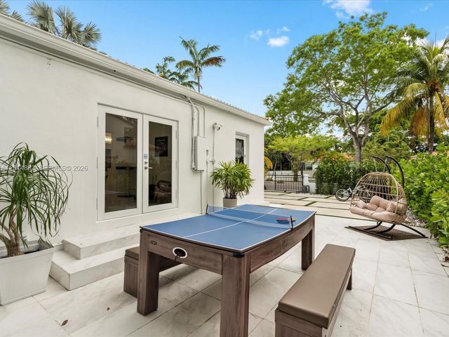 825 SW 23rd Rd 1, Miami, FL 33129