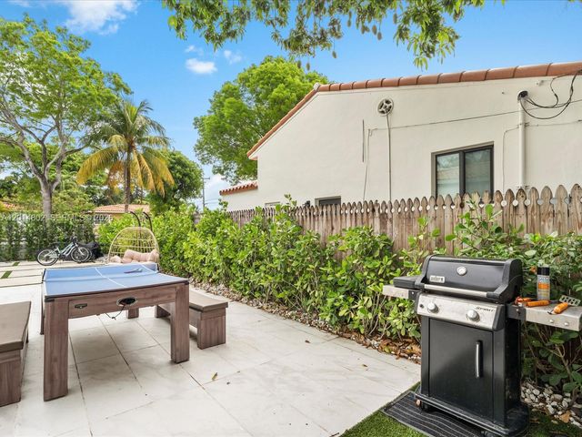 825 SW 23rd Rd 1, Miami, FL 33129