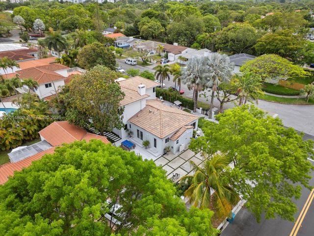 825 SW 23rd Rd 1, Miami, FL 33129