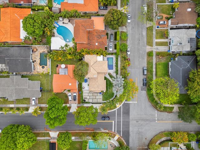 825 SW 23rd Rd 1, Miami, FL 33129