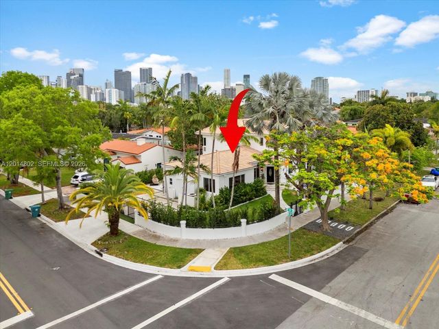 825 SW 23rd Rd 1, Miami, FL 33129