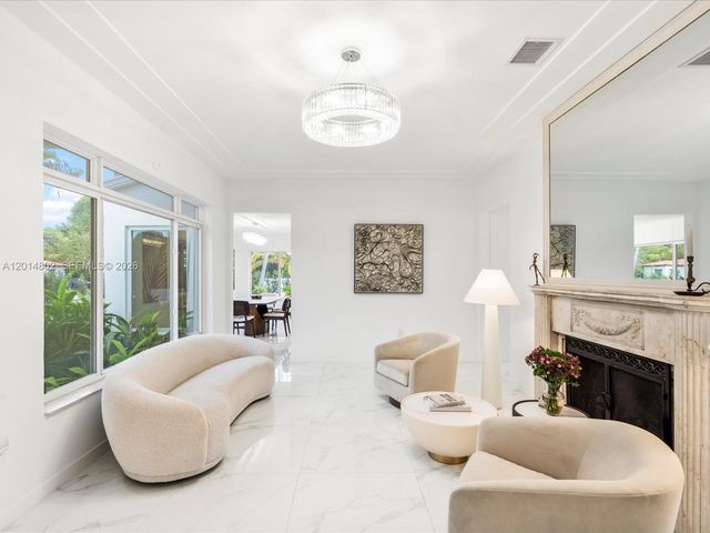 825 SW 23rd Rd 1, Miami, FL 33129