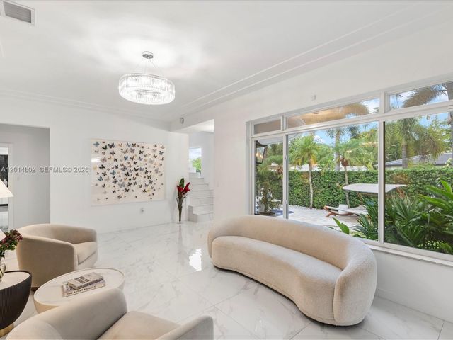 825 SW 23rd Rd 1, Miami, FL 33129