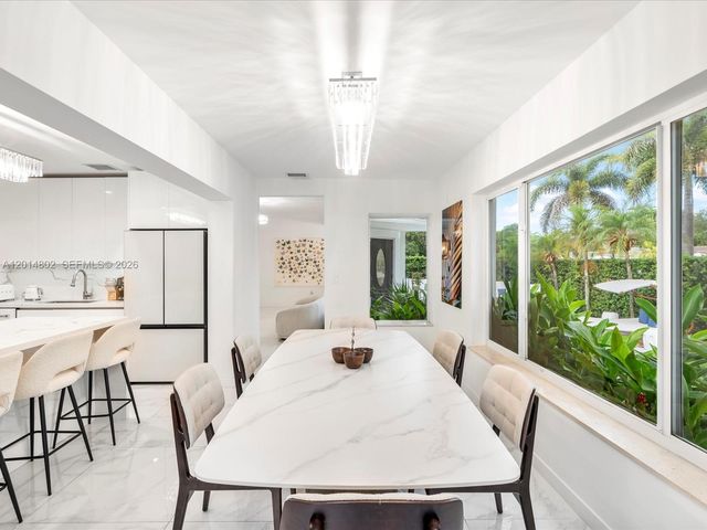 825 SW 23rd Rd 1, Miami, FL 33129