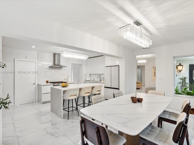 825 SW 23rd Rd 1, Miami, FL 33129