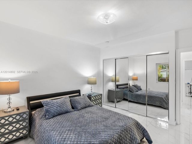 825 SW 23rd Rd 1, Miami, FL 33129