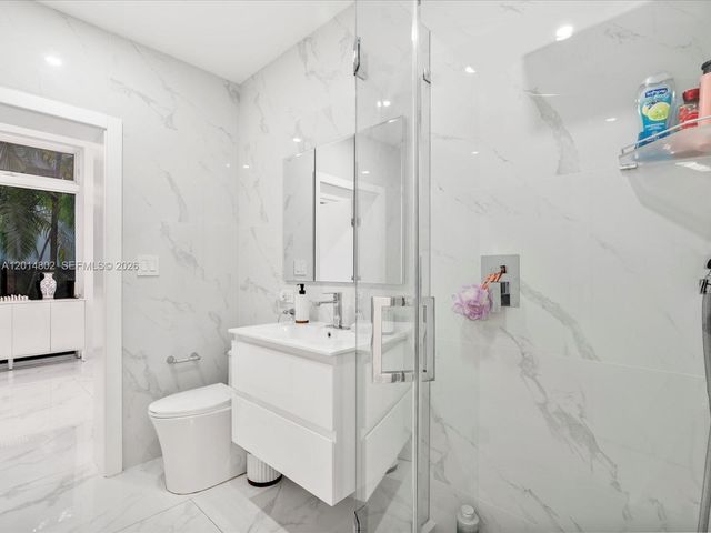 825 SW 23rd Rd 1, Miami, FL 33129