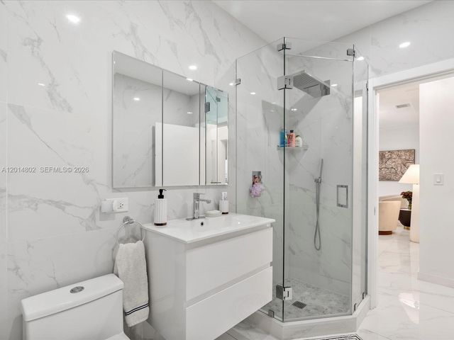 825 SW 23rd Rd 1, Miami, FL 33129