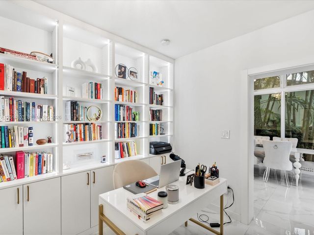825 SW 23rd Rd 1, Miami, FL 33129