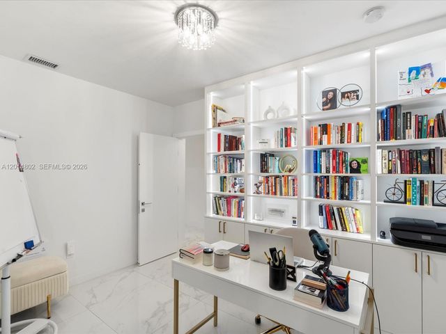 825 SW 23rd Rd 1, Miami, FL 33129