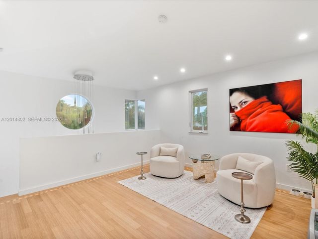 825 SW 23rd Rd 1, Miami, FL 33129