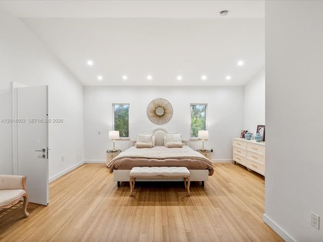825 SW 23rd Rd 1, Miami, FL 33129
