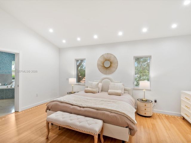 825 SW 23rd Rd 1, Miami, FL 33129